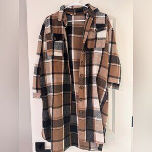 Women’s Medium Plaid Button-Up Shirt Jacket